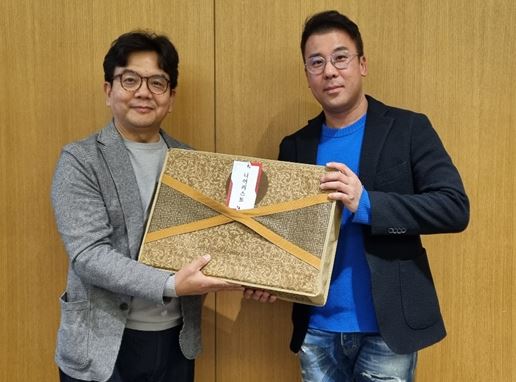 에디터 사진